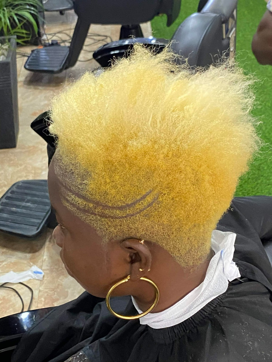 Wale Hair Clinic barber work