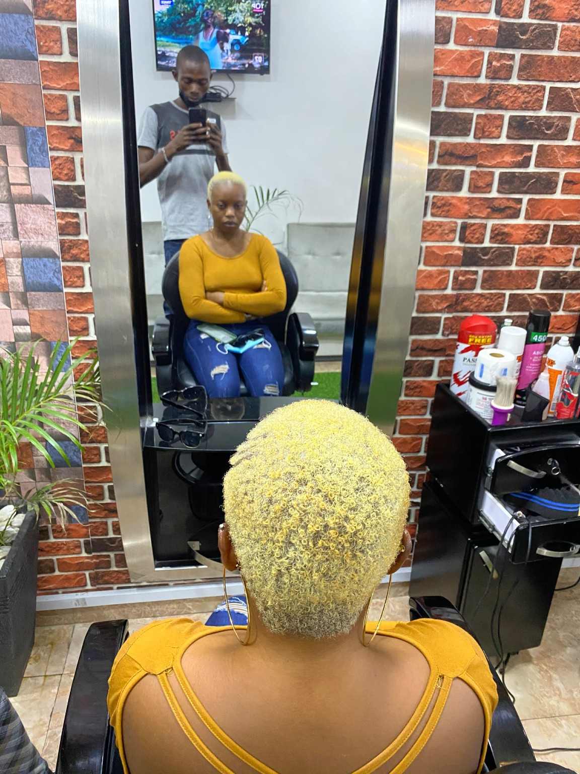 Wale Hair Clinic barber work